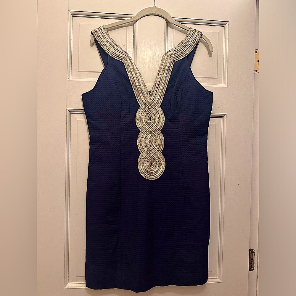 Lilly Pulitzer Dress size 6 like brand new !